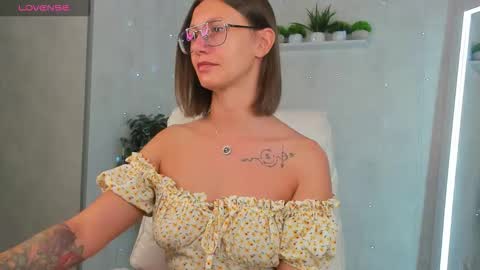 Snapshot of denise_halle chatting on 12, 9, 2025 Elina online show from 12, 9, 2025