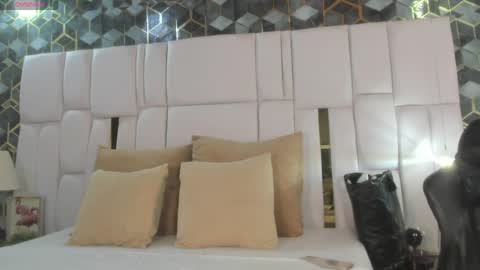 Denisse Khan online show from 1, 4, 2026