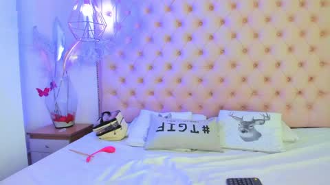 denisse_logan online show from 6, 4, 2026