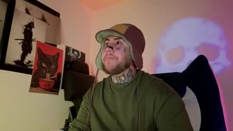 Snapshot of denjig chatting on 4, 11, 2025 Oliver online show from 4, 11, 2025