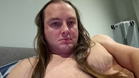 dennis210586 online show from 28, 2, 2025