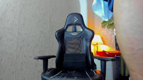 Snapshot of dennis_cox_ chatting on 21, 1, 2025 dennis_cox_ online show from 21, 1, 2025