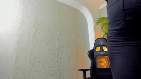 Snapshot of dennis_cox_ chatting on 22, 1, 2025 dennis_cox_ online show from 22, 1, 2025