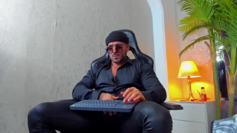 Snapshot of dennis_cox_ chatting on 26, 1, 2025 dennis_cox_ online show from 26, 1, 2025