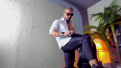 Snapshot of dennis_cox_ chatting on 28, 1, 2025 dennis_cox_ online show from 28, 1, 2025