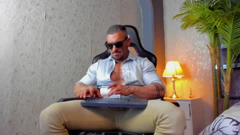 Snapshot of dennis_cox_ chatting on 1, 2, 2025 dennis_cox_ online show from 1, 2, 2025