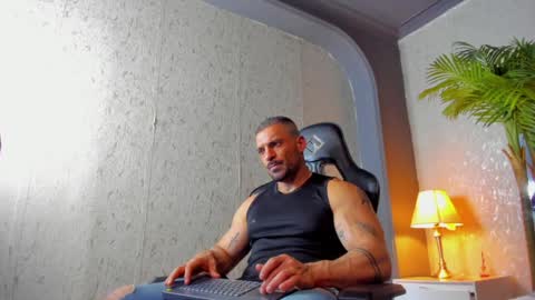 Snapshot of dennis_cox_ chatting on 1, 2, 2025 dennis_cox_ online show from 1, 2, 2025