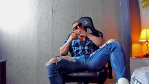 Snapshot of dennis_cox_ chatting on 9, 2, 2025 dennis_cox_ online show from 9, 2, 2025