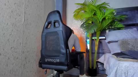 Snapshot of dennis_cox_ chatting on 16, 2, 2025 dennis_cox_ online show from 16, 2, 2025