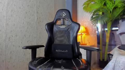 Snapshot of dennis_cox_ chatting on 16, 2, 2025 dennis_cox_ online show from 16, 2, 2025