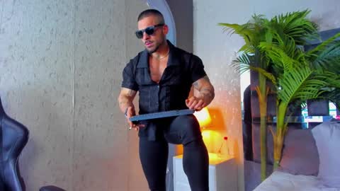 Snapshot of dennis_cox_ chatting on 18, 2, 2025 dennis_cox_ online show from 18, 2, 2025