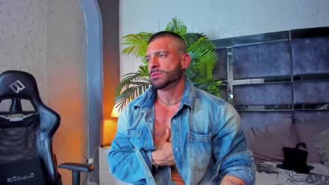 Snapshot of dennis_cox_ chatting on 23, 2, 2025 dennis_cox_ online show from 23, 2, 2025