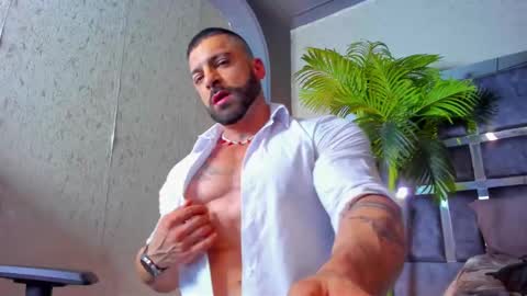 Snapshot of dennis_cox_ chatting on 1, 3, 2025 dennis_cox_ online show from 1, 3, 2025