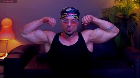 Snapshot of dennis_cox_ chatting on 4, 11, 2025 dennis_cox_ online show from 4, 11, 2025