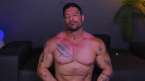 Snapshot of dennis_cox_ chatting on 22, 11, 2025 dennis_cox_ online show from 22, 11, 2025