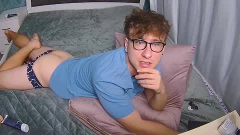 Dennis online show from 24, 10, 2025