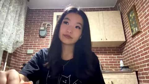 Snapshot of denysebernacchi chatting on 8, 11, 2025 Emma online show from 8, 11, 2025