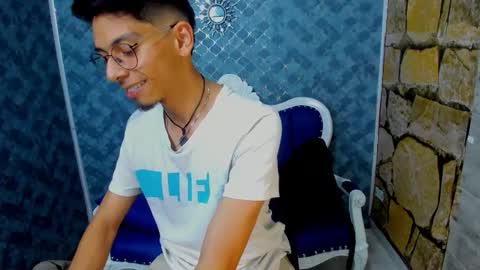 Snapshot of dereck_monroe chatting on 16, 12, 2025 Dereck online show from 16, 12, 2025