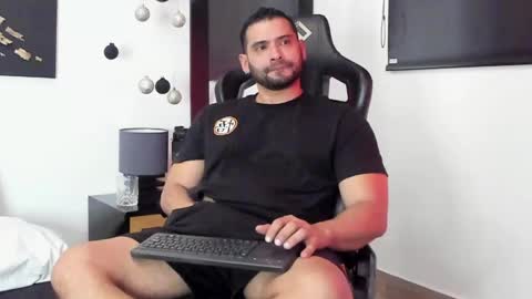 Snapshot of dereck_vega chatting on 11, 12, 2024 Dereck Vega online show from 11, 12, 2024