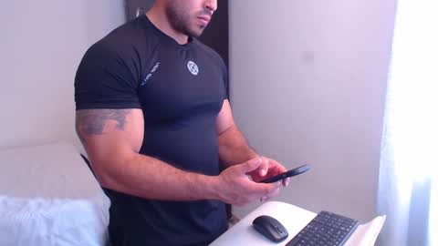 Derek online show from 8, 12, 2024