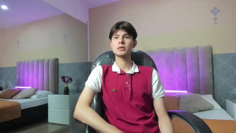 derek_sinn online show from 10, 3, 2026