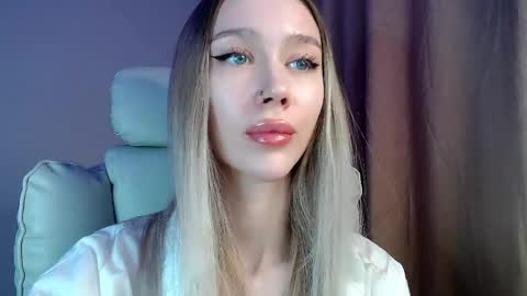 Snapshot of des_ch chatting on 29, 4, 2026 Ari online show from 29, 4, 2026