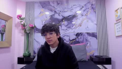 Snapshot of desire_ecstasy chatting on 15, 10, 2025 desire_ecstasy online show from 15, 10, 2025