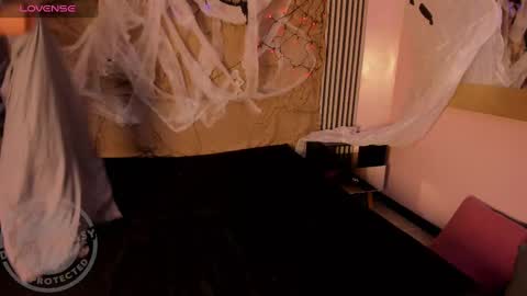 Snapshot of desire_ecstasy chatting on 28, 10, 2025 desire_ecstasy online show from 28, 10, 2025