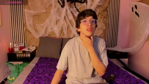 Snapshot of desire_ecstasy chatting on 1, 11, 2025 desire_ecstasy online show from 1, 11, 2025