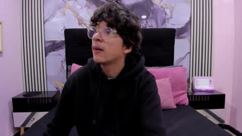 Snapshot of desire_ecstasy chatting on 1, 12, 2025 desire_ecstasy online show from 1, 12, 2025