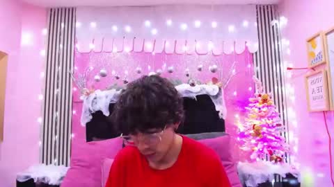 Snapshot of desire_ecstasy chatting on 18, 12, 2025 desire_ecstasy online show from 18, 12, 2025