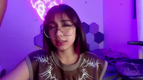 TORI AND MR. BEAR online show from 16, 2, 2025