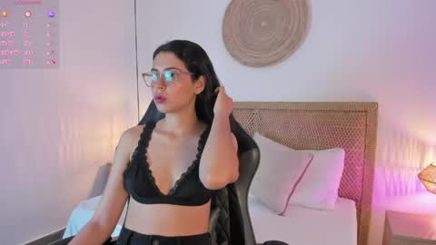Snapshot of desireee_ chatting on 8, 5, 2026 desire online show from 8, 5, 2026