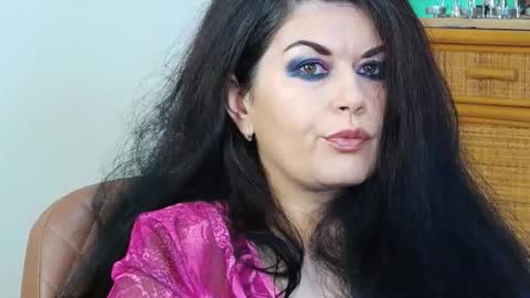 HellenMoon online show from 5, 2, 2026