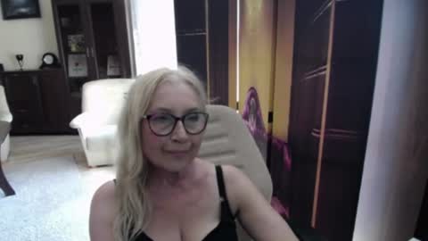 Snapshot of desiresofia chatting on 29, 6, 2026 S O F I A online show from 29, 6, 2026