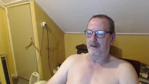 Snapshot of destelp chatting on 4, 6, 2026 destelp online show from 4, 6, 2026