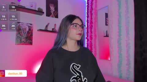 Snapshot of destiny14_ chatting on 24, 9, 2025 Dani online show from 24, 9, 2025