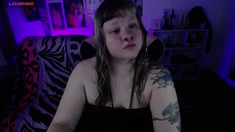 Snapshot of destroyall420 chatting on 3, 5, 2026 Lola Bdsm and fries online show from 3, 5, 2026