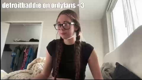 Snapshot of detroitbaddie chatting on 13, 11, 2025 detroitbaddie online show from 13, 11, 2025