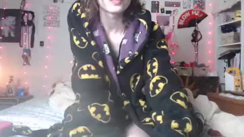 Snapshot of devilg1rl chatting on 27, 1, 2025 poutyangel online show from 27, 1, 2025