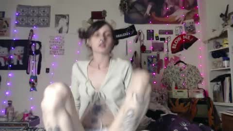 Snapshot of devilg1rl chatting on 22, 2, 2025 poutyangel online show from 22, 2, 2025