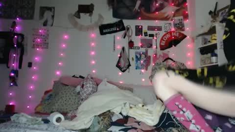 Snapshot of devilg1rl chatting on 23, 2, 2025 poutyangel online show from 23, 2, 2025