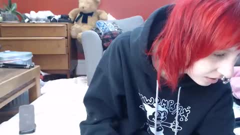 Snapshot of devilg1rl chatting on 30, 11, 2025 poutyangel online show from 30, 11, 2025