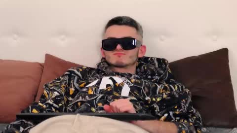 devin_ho online show from 27, 2, 2025