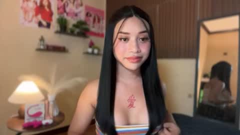 Snapshot of devine_goddessx chatting on 20, 6, 2026 Devine Greyson online show from 20, 6, 2026