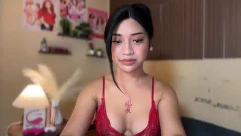Snapshot of devine_goddessx chatting on 28, 6, 2026 Devine Greyson online show from 28, 6, 2026