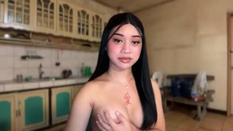 Snapshot of devine_goddessx chatting on 29, 7, 2026 Devine Greyson online show from 29, 7, 2026
