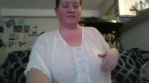 Snapshot of devine_vixen chatting on 25, 2, 2025 devine_vixen online show from 25, 2, 2025