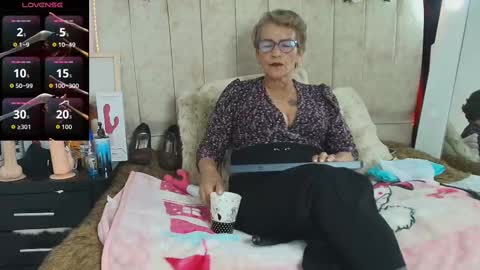 Snapshot of devora_mature65 chatting on 19, 11, 2025 Devora online show from 19, 11, 2025