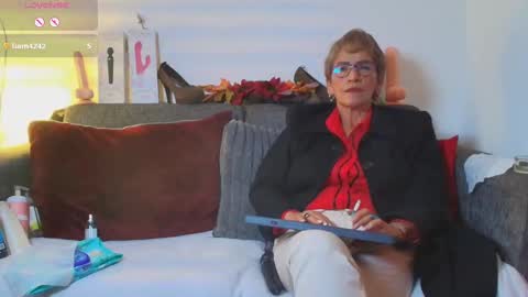 Snapshot of devora_mature65 chatting on 22, 11, 2025 Devora online show from 22, 11, 2025